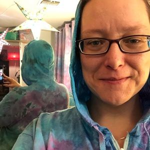 Meet your Posher, Leslie